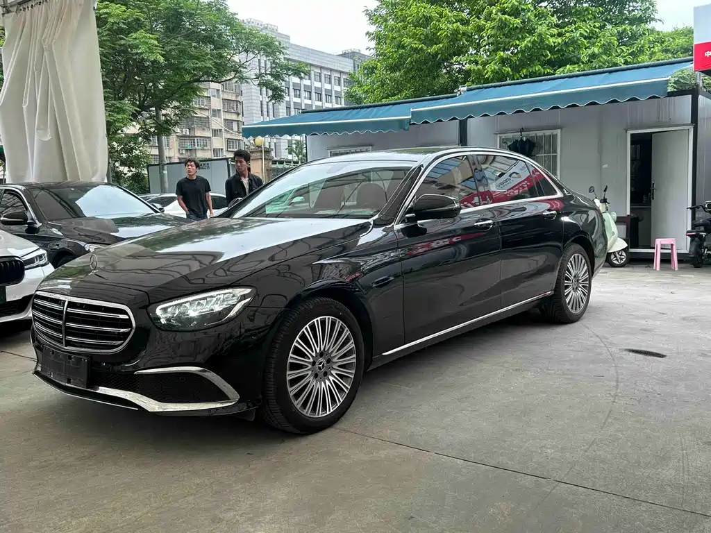 Mercedes-Benz E-Class 2022 — фото 3