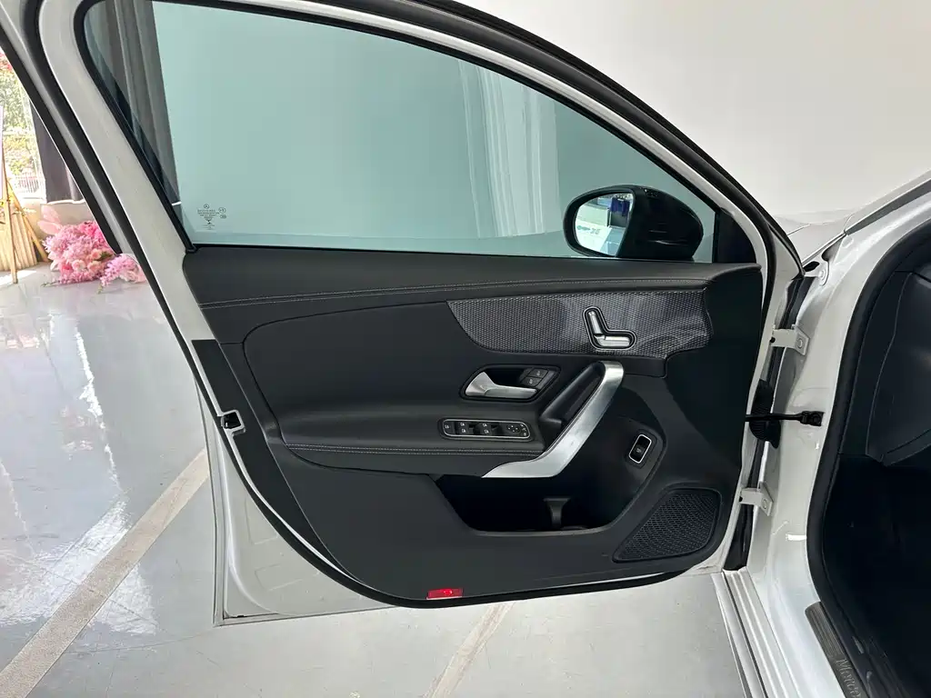 Mercedes-Benz A-Class 2023 — фото 26