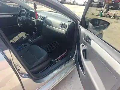 Volkswagen Sagitar 2015