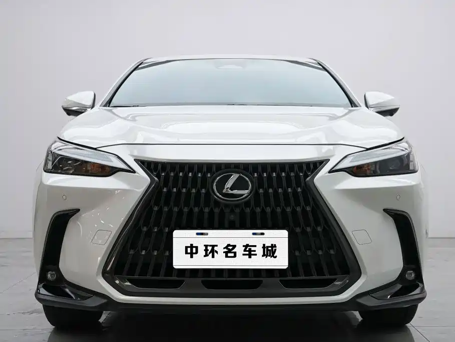 Lexus NX 2024