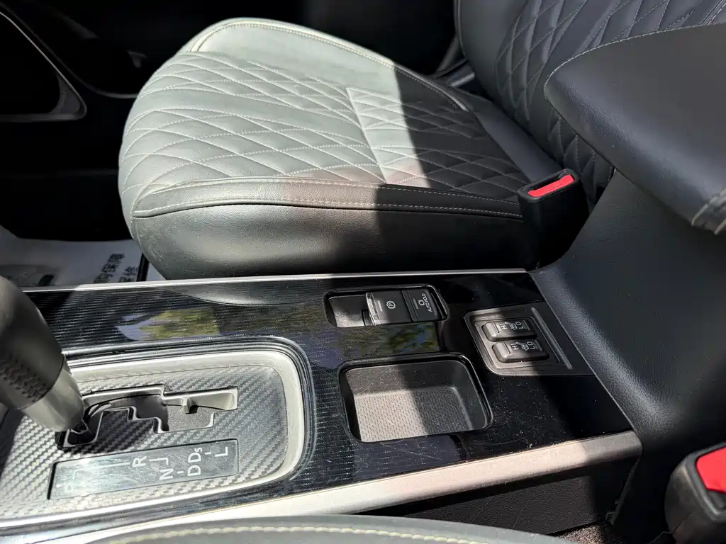 Mitsubishi Outlander 2021 — фото 15