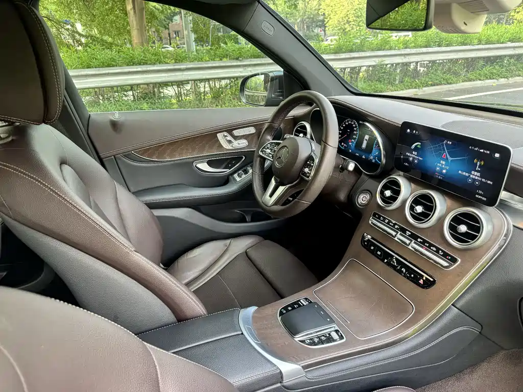 Mercedes-Benz GLC 2020 — фото 13