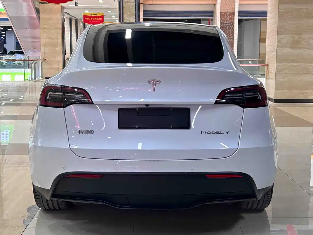 Tesla Model Y 2022 — фото 12