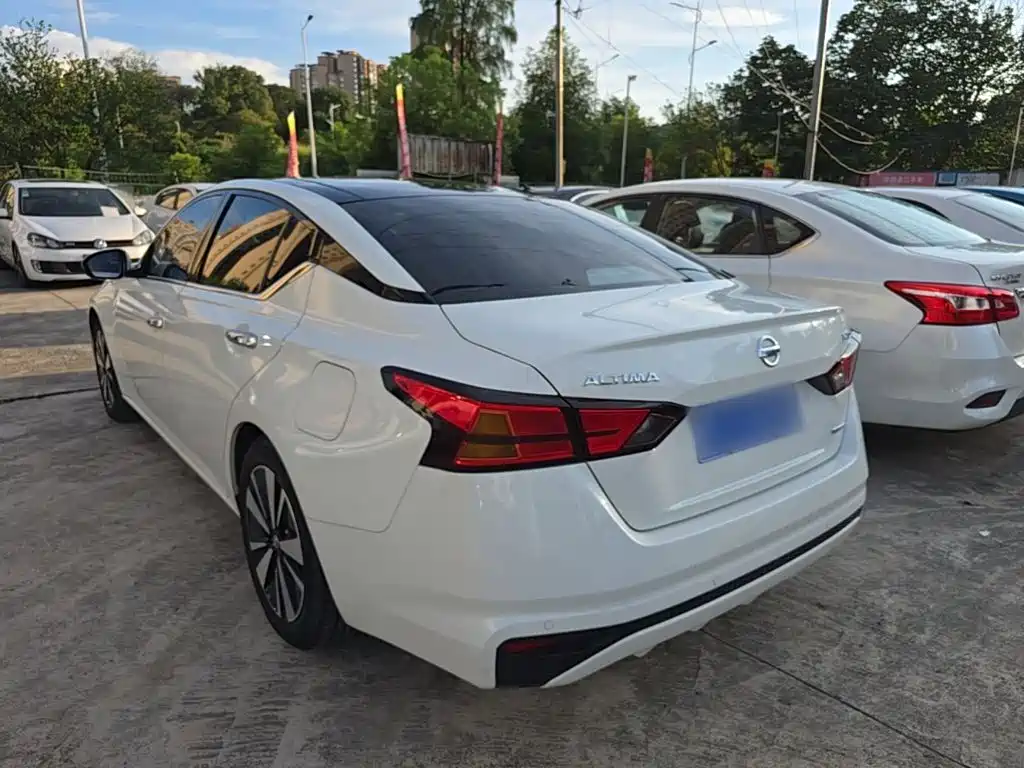 Nissan Teana 2022