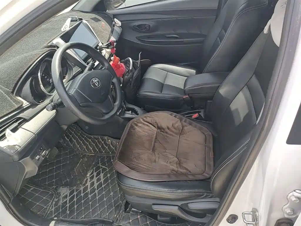 Toyota Yaris L 2019 — фото 15