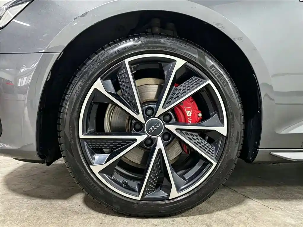 Audi A4L 2021 — фото 15