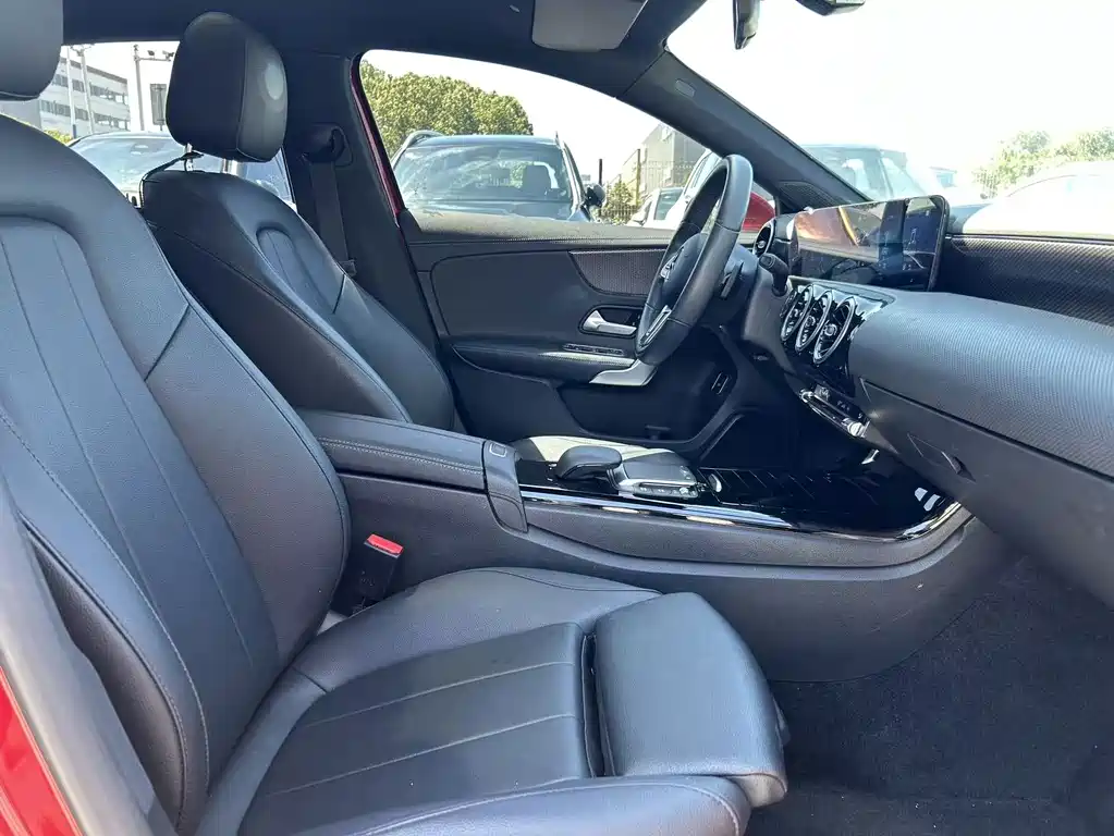 Mercedes-Benz A-Class 2021 — фото 15