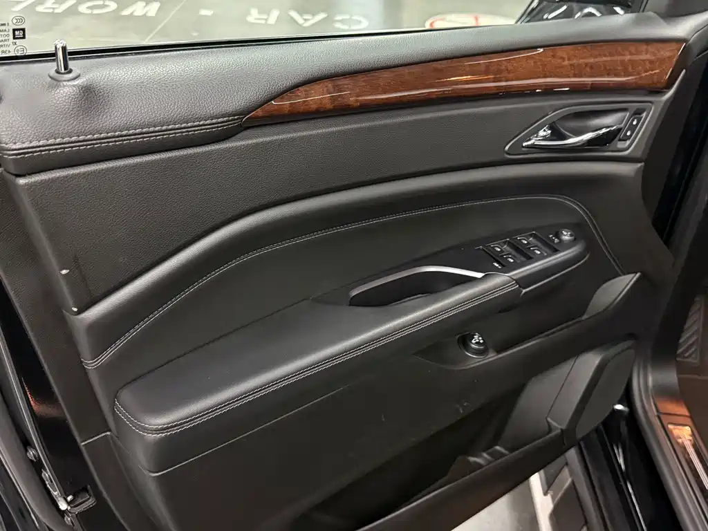 Cadillac SRX 2014 — фото 10