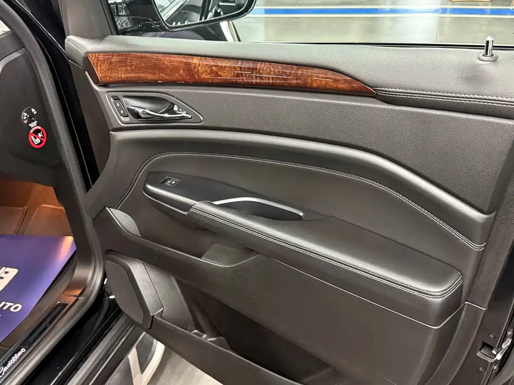 Cadillac SRX 2014 — фото 18