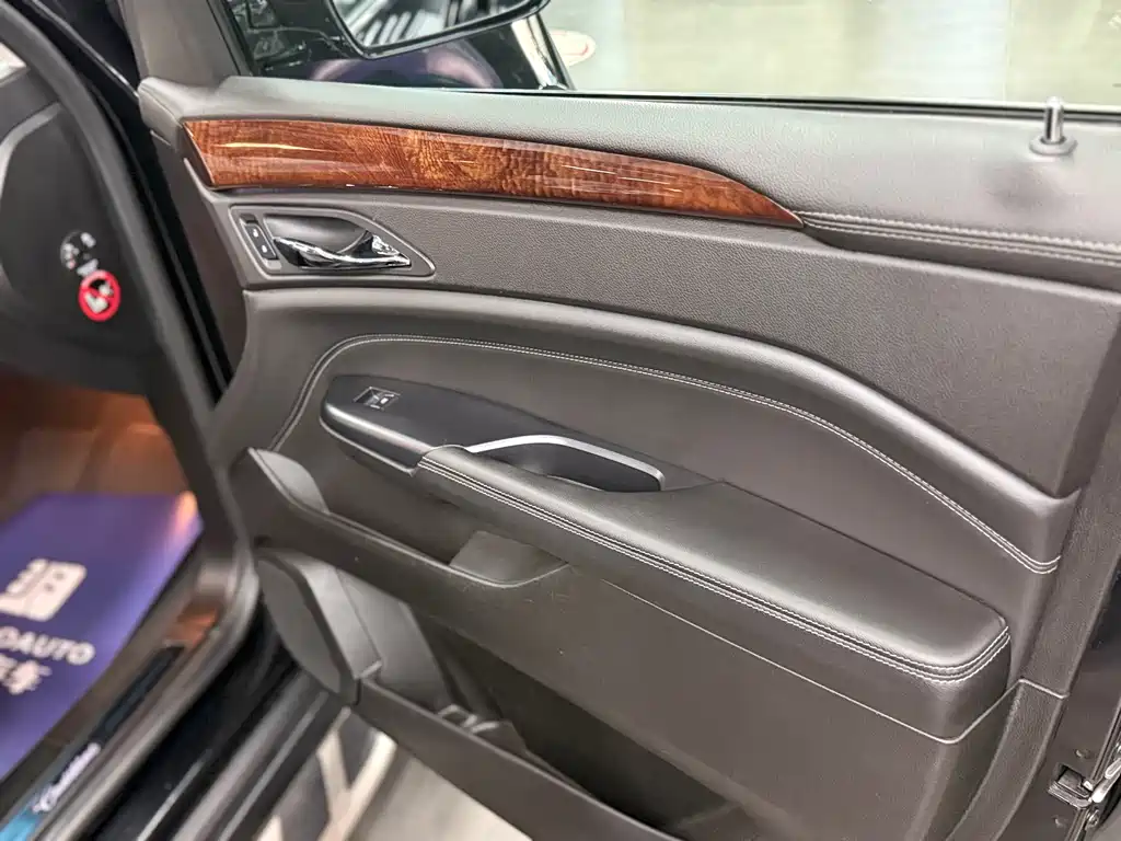 Cadillac SRX 2014 — фото 19
