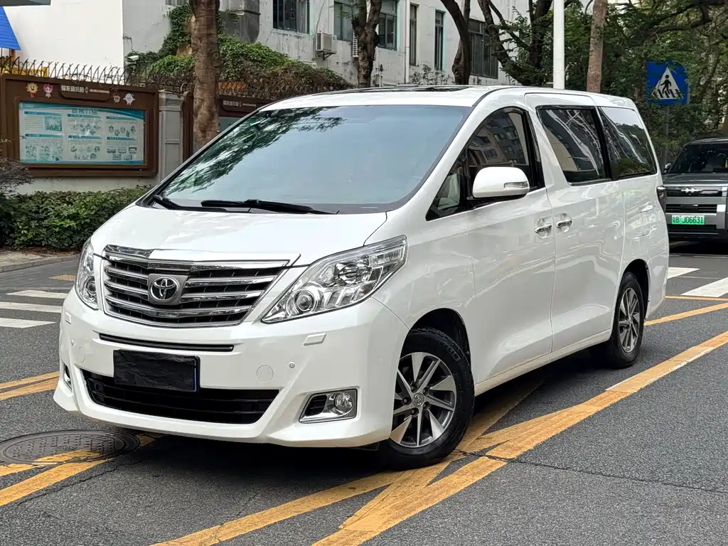 Toyota Alphard 2014