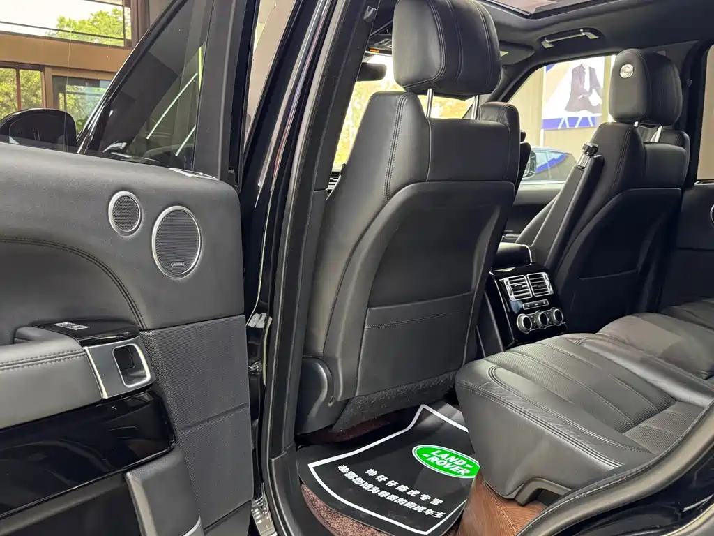 Land Rover Range Rover 2018 — фото 17