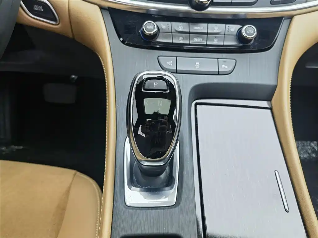 Buick LaCrosse 2018 — фото 13