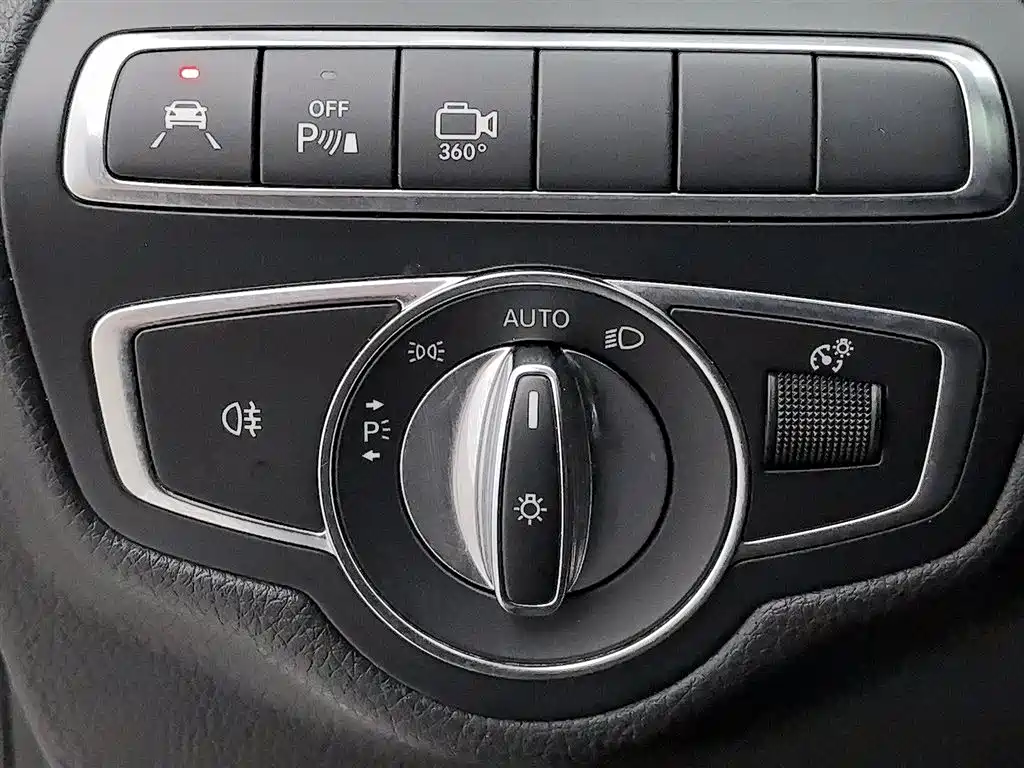 Mercedes-Benz GLC 2018 — фото 21