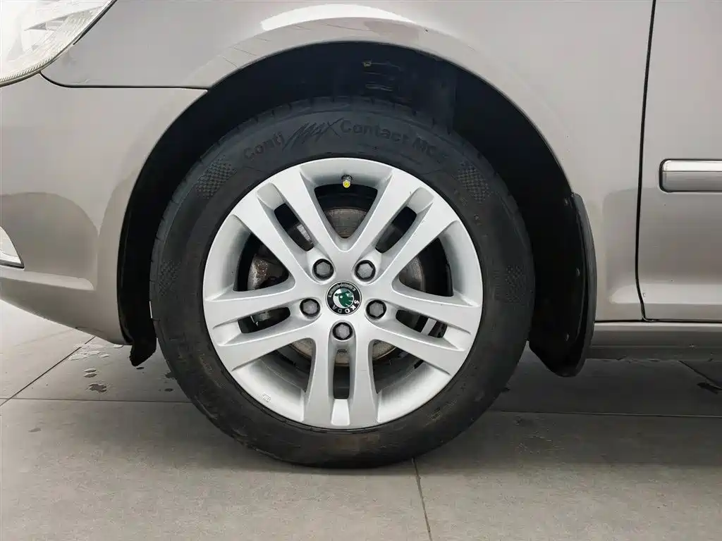 Skoda Octavia 2013 — фото 17