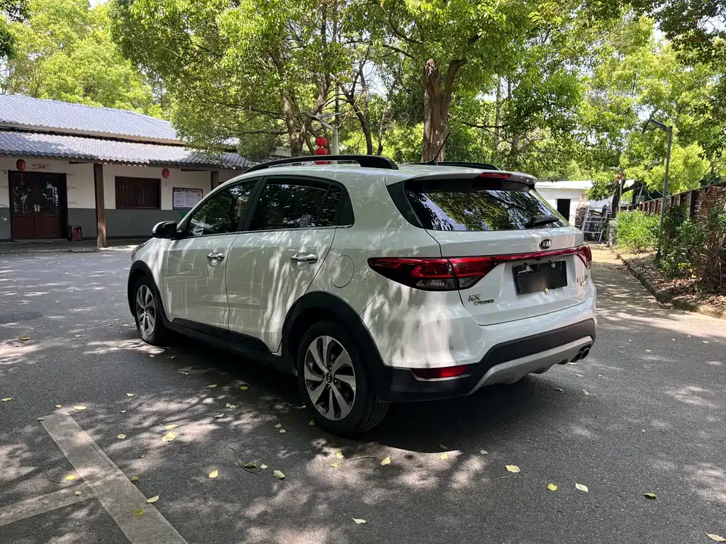 Kia KX Cross 2019 — фото 6