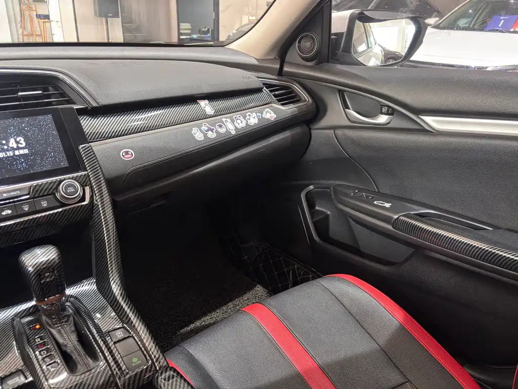 Honda Civic 2020 — фото 12