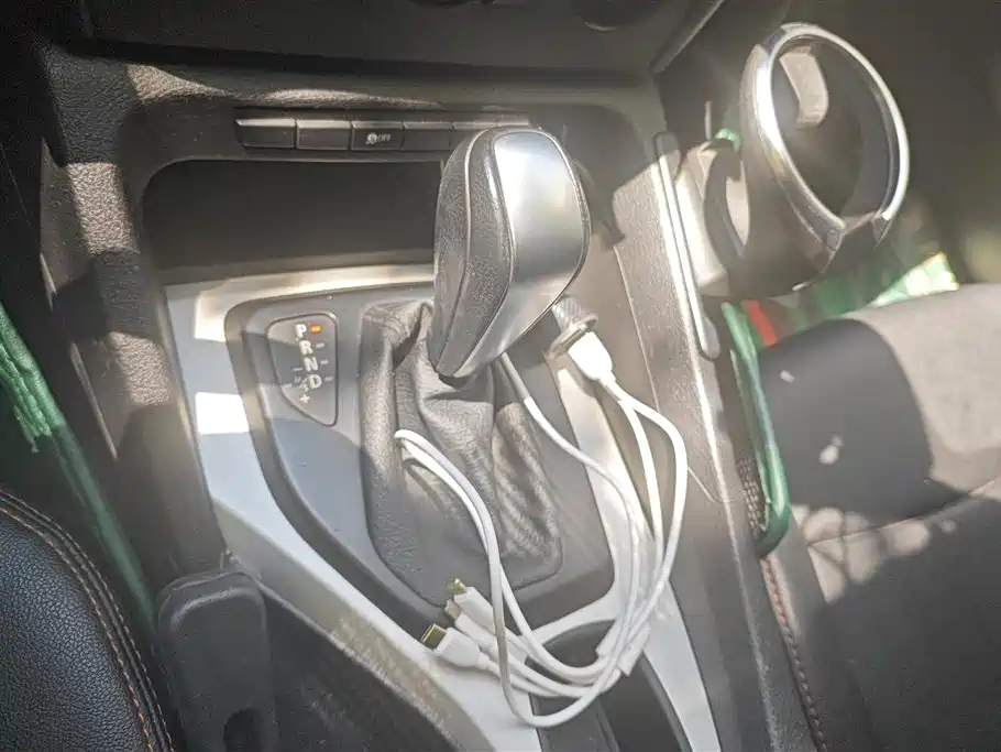 BMW X1 2012 — фото 16