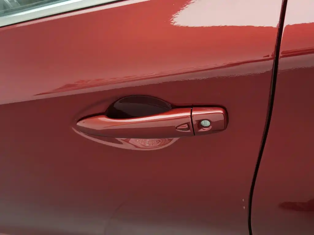 Nissan Tiida 2017 — фото 18