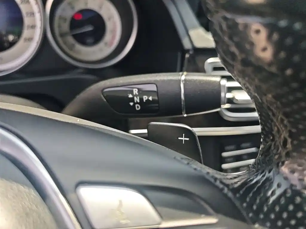 Mercedes-Benz E-Class 2015 — фото 14