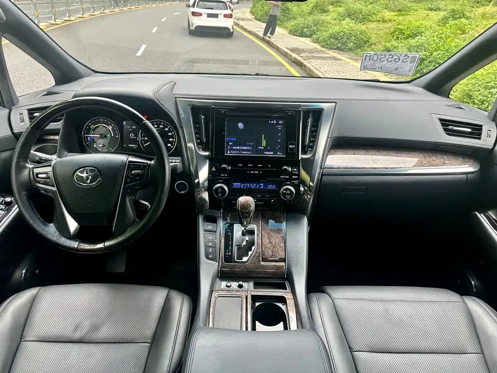 Toyota Alphard 2019 — фото 7