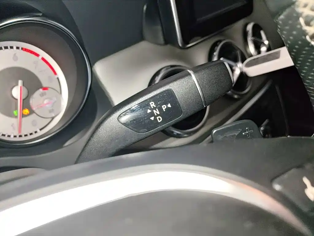 Mercedes-Benz GLA 2015 — фото 14