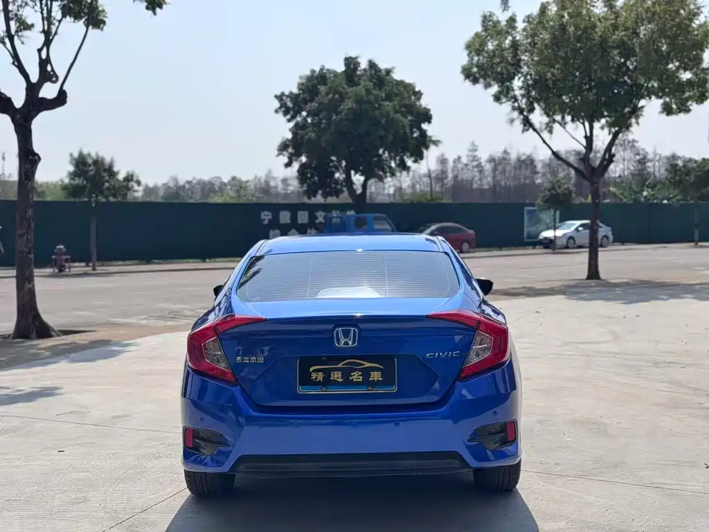 Honda Civic 2018 — фото 8