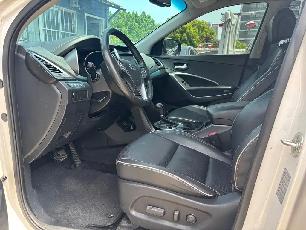 Hyundai Santa Fe 2017 — фото 13