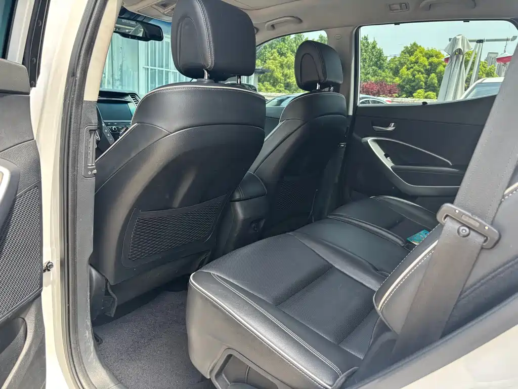 Hyundai Santa Fe 2017 — фото 14