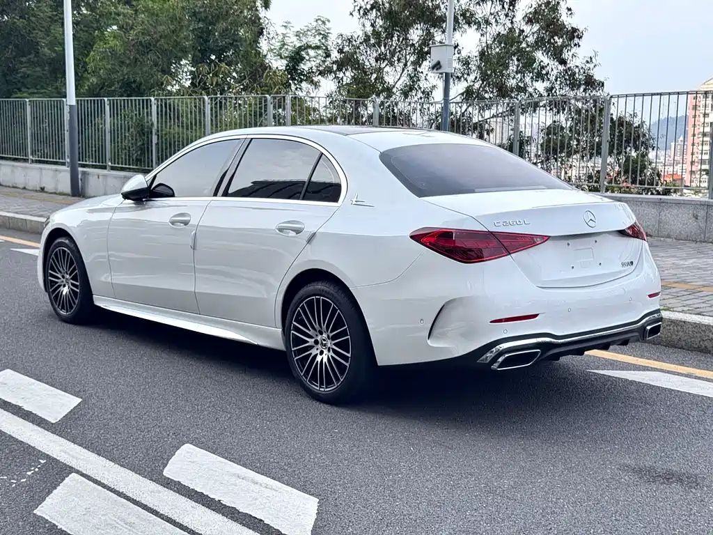 Mercedes-Benz C-Class 2025 — фото 5