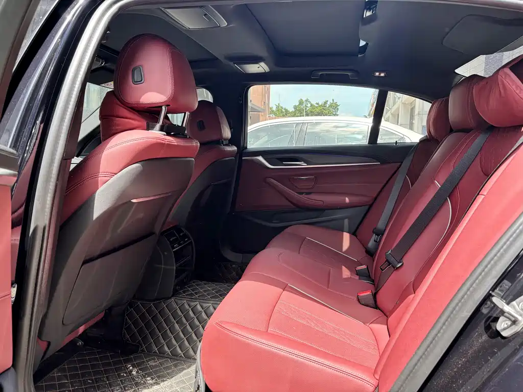 BMW 5 Series 2023