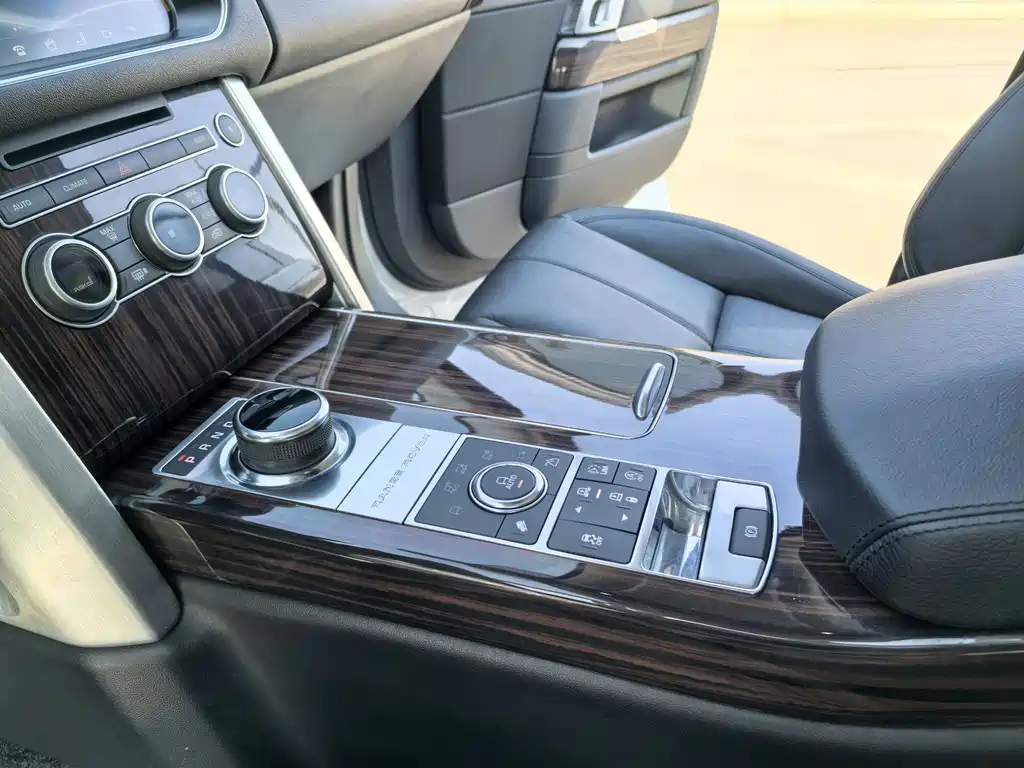 Land Rover Range Rover 2018 — фото 11