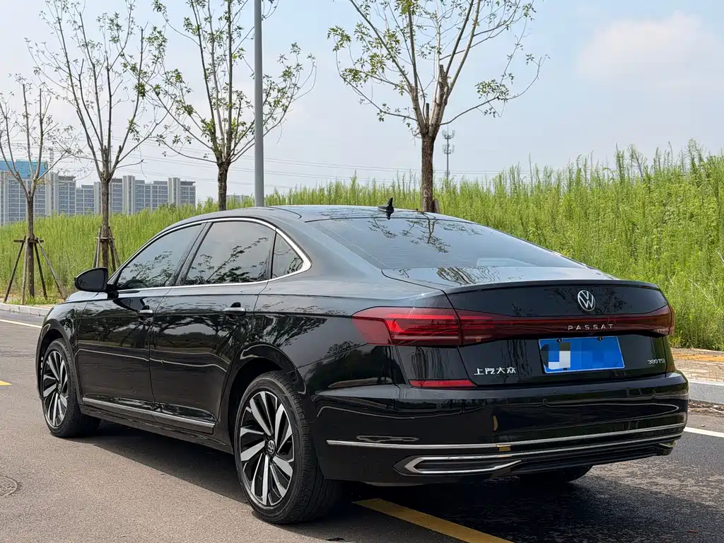 Volkswagen Passat 2024