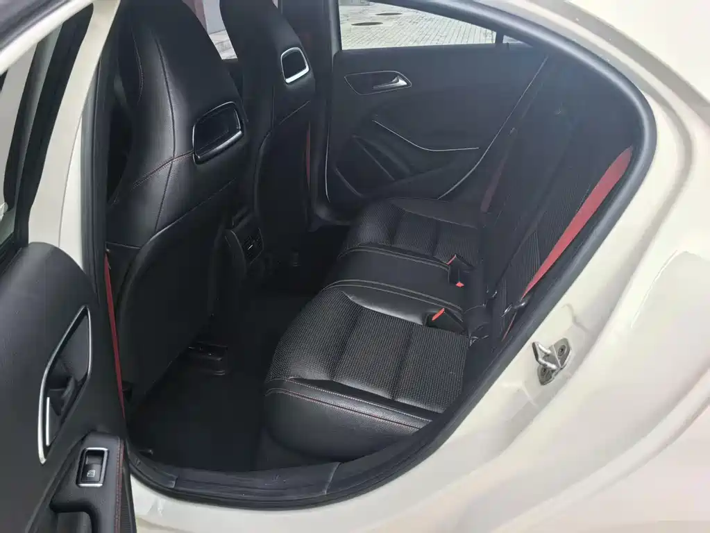 Mercedes-Benz A-Class 2015