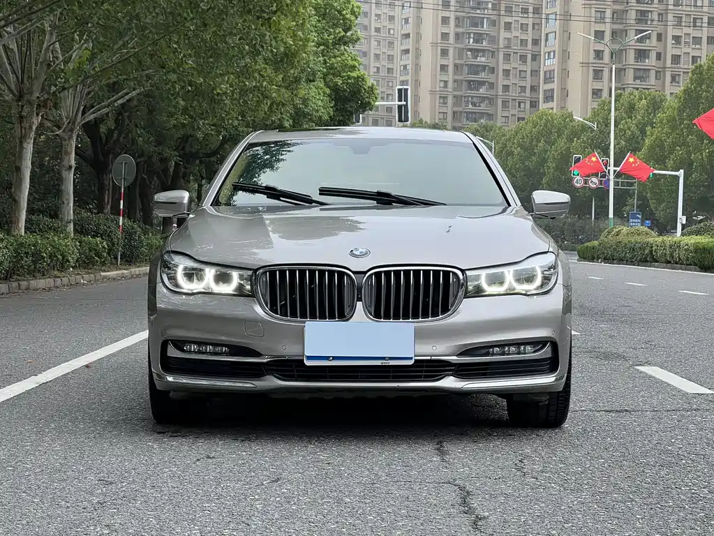 BMW 7 Series 2018 — фото 3