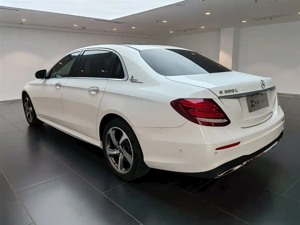 Mercedes-Benz E-Class 2019 — фото 6