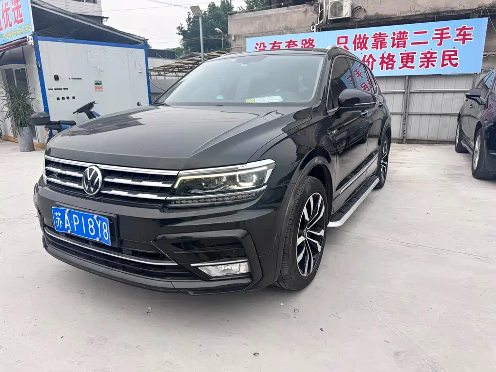 Volkswagen Tiguan L 2021 — фото 1