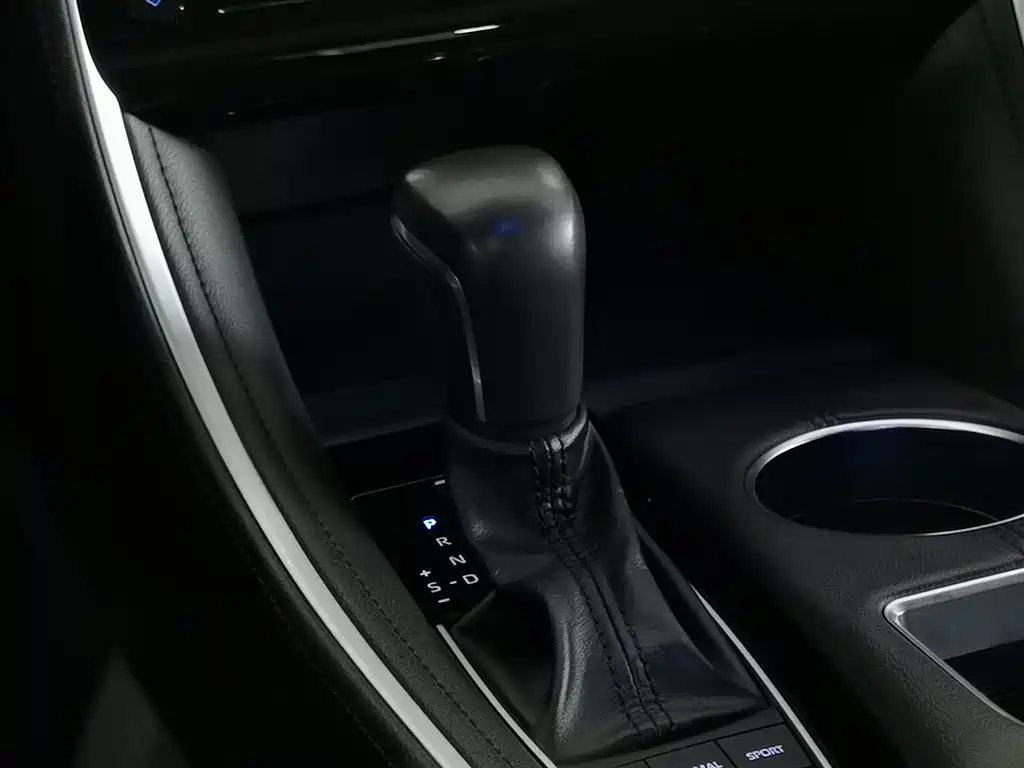 Toyota Avalon 2023 — фото 13