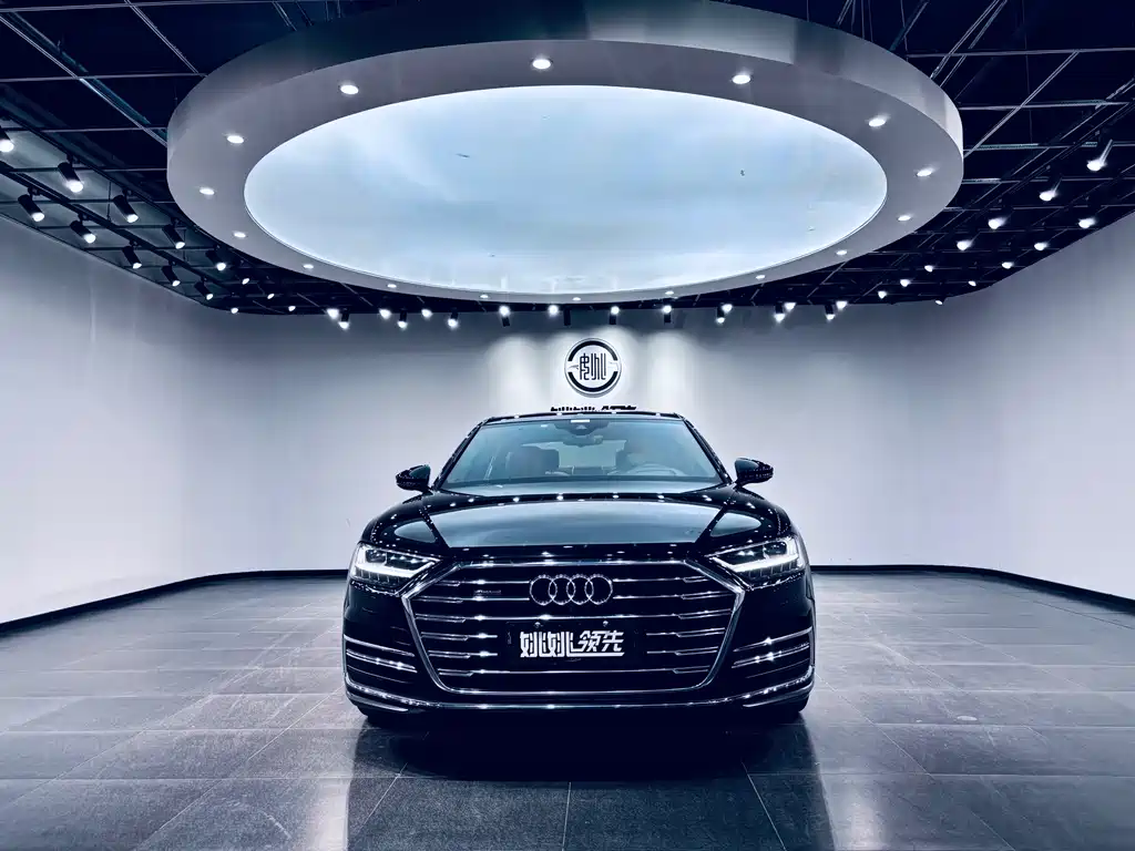 Audi A8 2018 — фото 2