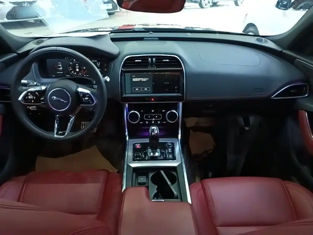 Jaguar XEL 2022 — фото 10