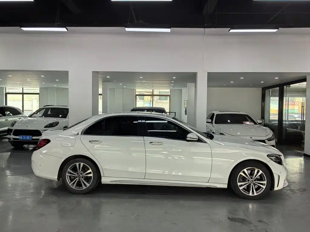 Mercedes-Benz C-Class 2020 — фото 4