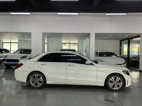 Mercedes-Benz C-Class 2020