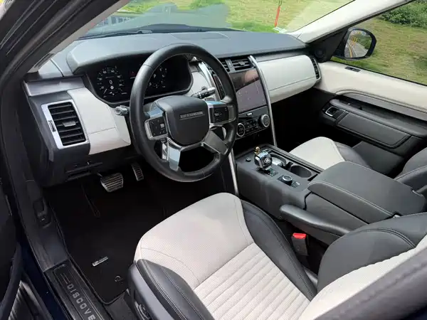 Land Rover Discovery 2021