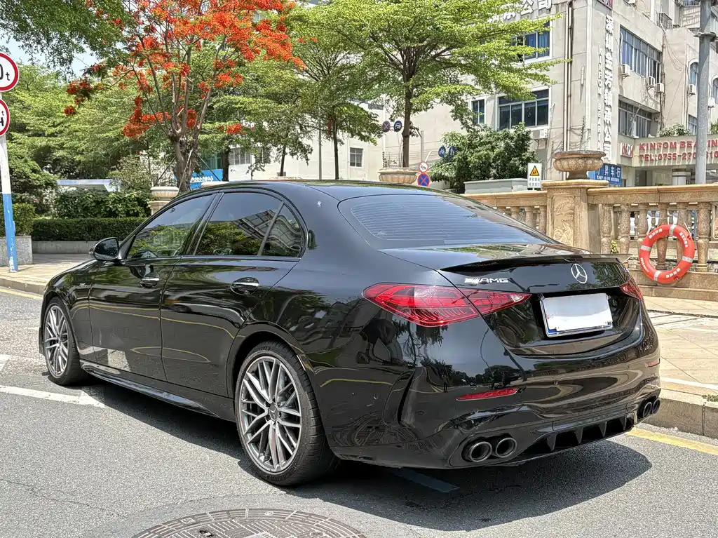Mercedes-Benz C-Class AMG 2025 — фото 4