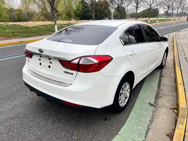Kia K3 2016