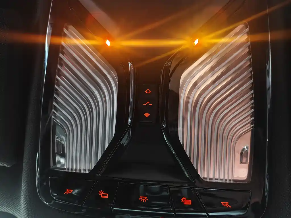 BMW 5 Series 2019 — фото 17