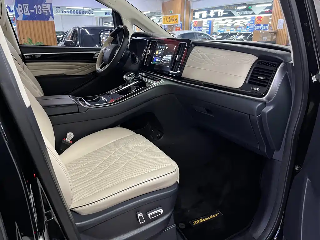 GAC Motor Trumpchi M8 2022 — фото 16