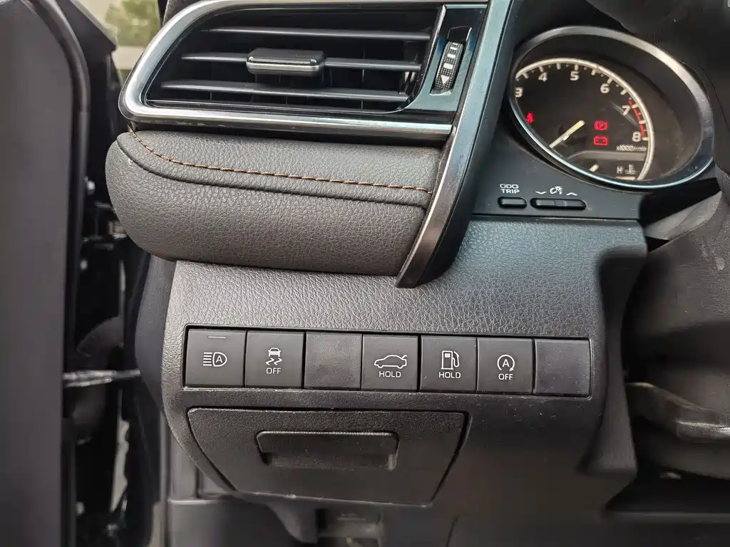 Toyota Camry 2021 — фото 14