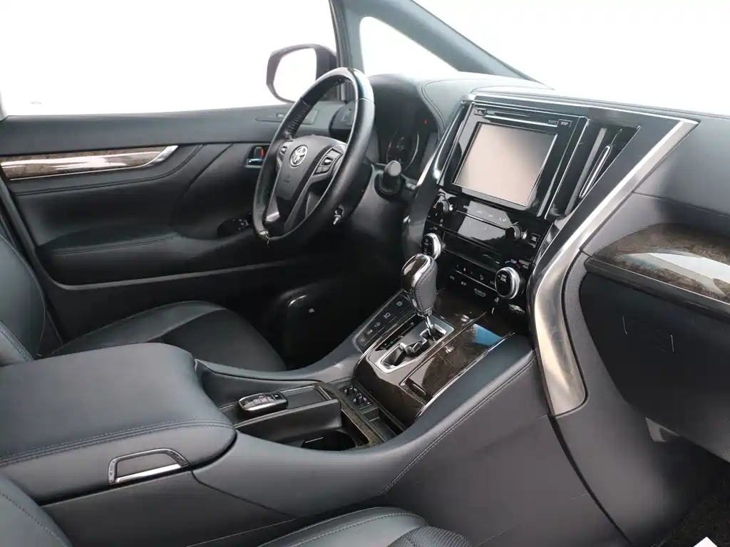 Toyota Alphard 2018 — фото 11