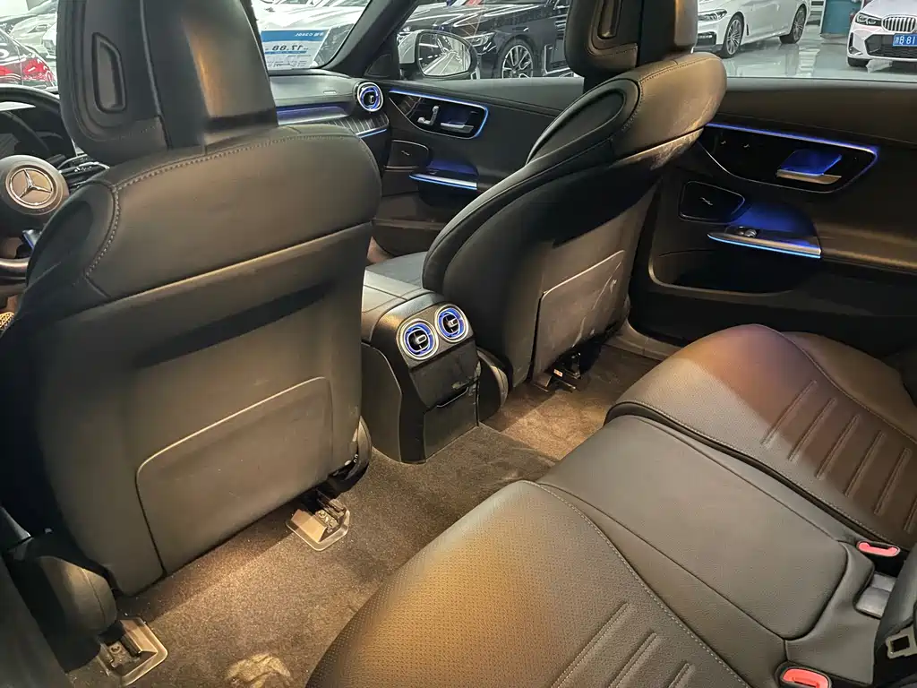 Mercedes-Benz C-Class 2023 — фото 10